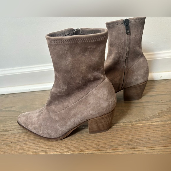 Vince Women's Melodi Brown Zip Block Heel Ankle Booties Womens size 5.5 - Picture 1 of 9